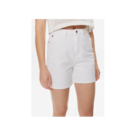 Tommy Hilfiger Szorty jeansowe WW0WW41321 Biały Regular Fit ze sklepu MODIVO w kategorii Szorty - zdjęcie 168551995
