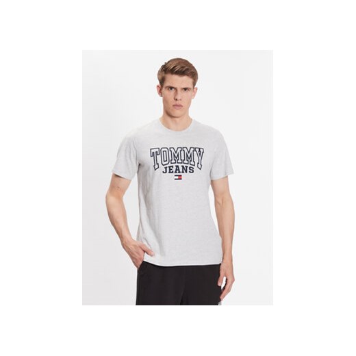 Tommy Jeans T-Shirt Entry Graphic DM0DM16831 Szary Regular Fit ze sklepu MODIVO w kategorii T-shirty męskie - zdjęcie 168556985