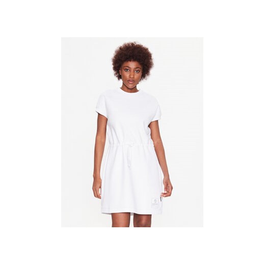 Napapijri Sukienka dzianinowa J-Loja NP0A4H5X Biały Loose Fit ze sklepu MODIVO w kategorii Sukienki - zdjęcie 168559225