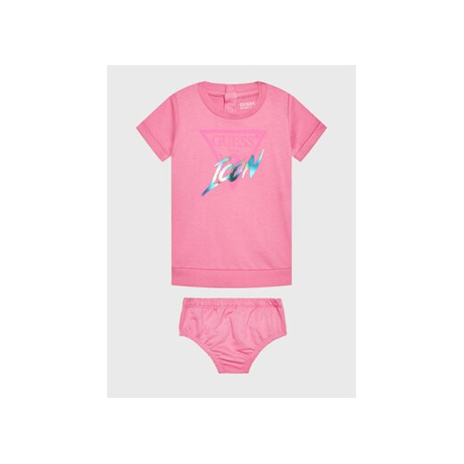 Guess Sukienka codzienna A3RK01 KB4O0 Różowy Regular Fit ze sklepu MODIVO w kategorii Sukienki niemowlęce - zdjęcie 168560016
