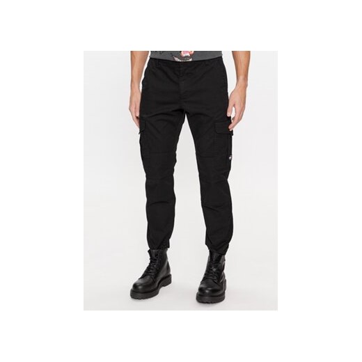 Tommy Jeans Spodnie materiałowe Ethan DM0DM17898 Czarny Relaxed Fit ze sklepu MODIVO w kategorii Spodnie męskie - zdjęcie 168562906