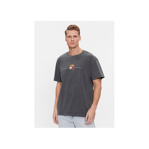 Tommy Jeans T-Shirt Linear Fire DM0DM17738 Szary Relaxed Fit ze sklepu MODIVO w kategorii T-shirty męskie - zdjęcie 168564719