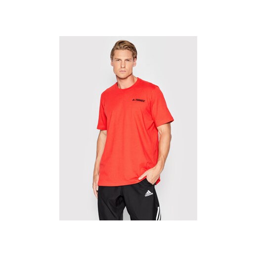 adidas T-Shirt Terrex Mountain Graphic HE1766 Czerwony Regular Fit ze sklepu MODIVO w kategorii T-shirty męskie - zdjęcie 168565848