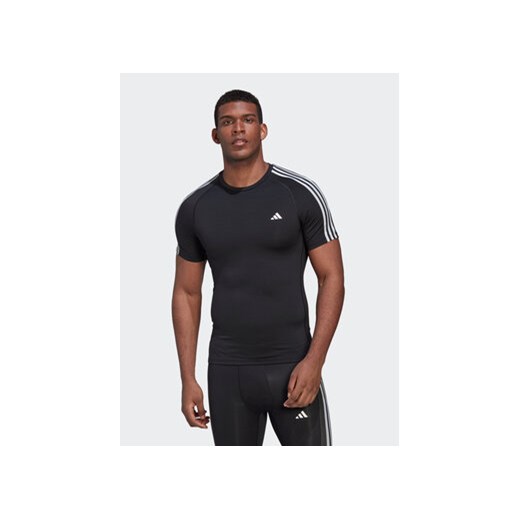 adidas Koszulka techniczna Techfit 3-Stripes Training HD3525 Czarny Tight Fit ze sklepu MODIVO w kategorii T-shirty męskie - zdjęcie 168570309