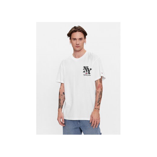 Tommy Jeans T-Shirt NY Grunge Sport DM0DM17744 Biały Classic Fit ze sklepu MODIVO w kategorii T-shirty męskie - zdjęcie 168577915