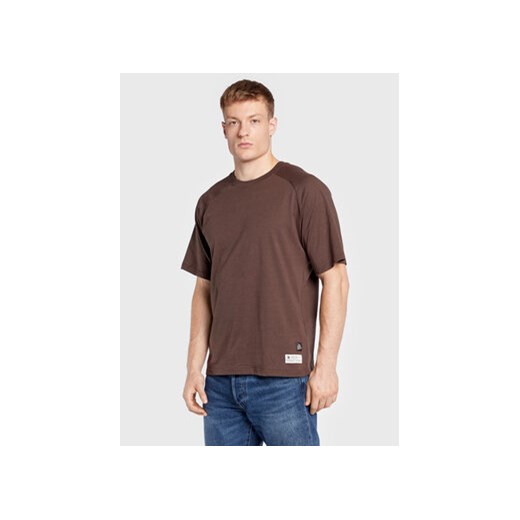 Redefined Rebel T-Shirt Thomas 211126 Brązowy Regular Fit ze sklepu MODIVO w kategorii T-shirty męskie - zdjęcie 168583887