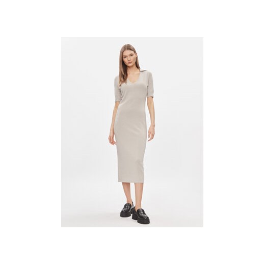 Calvin Klein Sukienka dzianinowa K20K206519 Beżowy Regular Fit ze sklepu MODIVO w kategorii Sukienki - zdjęcie 168596428