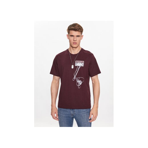 Levi's® T-Shirt 16143-1011 Bordowy Relaxed Fit ze sklepu MODIVO w kategorii T-shirty męskie - zdjęcie 168596506