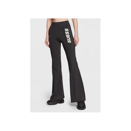 Guess Spodnie materiałowe V3RB20 KBIL2 Czarny Slim Fit ze sklepu MODIVO w kategorii Spodnie damskie - zdjęcie 168599218