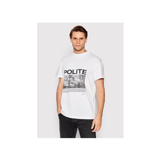 Young Poets Society T-Shirt Polite Daylen 107078 Biały Regular Fit ze sklepu MODIVO w kategorii T-shirty męskie - zdjęcie 168601425