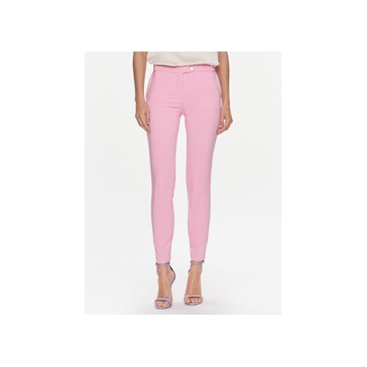 Rinascimento Spodnie materiałowe CFC0117747003 Różowy Regular Fit ze sklepu MODIVO w kategorii Spodnie damskie - zdjęcie 168607297