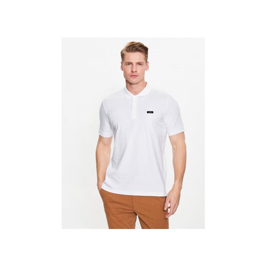 Calvin Klein Polo K10K111196 Biały Regular Fit ze sklepu MODIVO w kategorii T-shirty męskie - zdjęcie 168611278