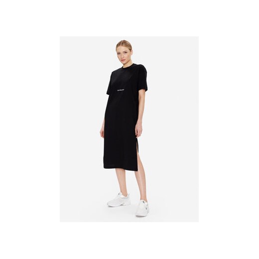 Calvin Klein Jeans Sukienka codzienna J20J220742 Czarny Relaxed Fit ze sklepu MODIVO w kategorii Sukienki - zdjęcie 168613419