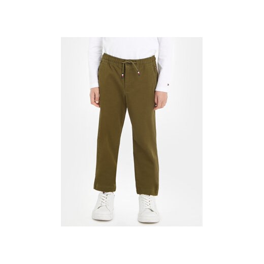 Tommy Hilfiger Spodnie materiałowe KB0KB08469 Zielony Regular Fit ze sklepu MODIVO w kategorii Spodnie chłopięce - zdjęcie 168613925