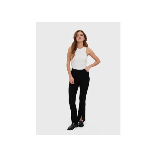 Vero Moda Spodnie materiałowe Klara 10269994 Czarny Regular Fit ze sklepu MODIVO w kategorii Spodnie damskie - zdjęcie 168617018