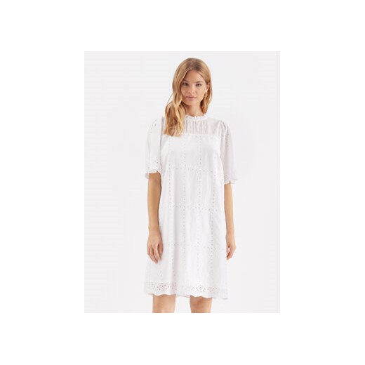 Cream Sukienka codzienna Moccamia 10611191 Biały Regular Fit ze sklepu MODIVO w kategorii Sukienki - zdjęcie 168619758