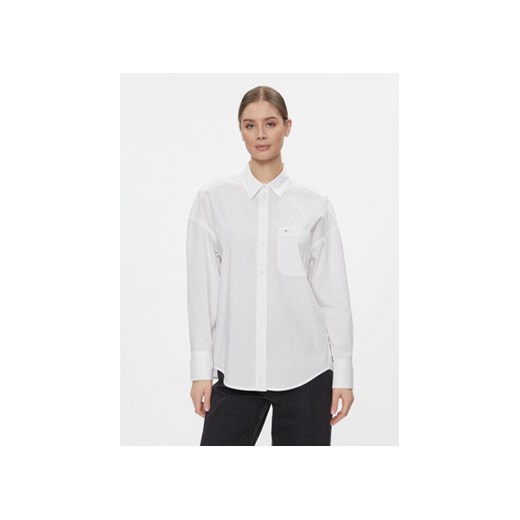 Tommy Jeans Koszula Tjw Ovs Cotton Shirt Ext DW0DW17356 Biały Regular Fit ze sklepu MODIVO w kategorii Koszule damskie - zdjęcie 168620987
