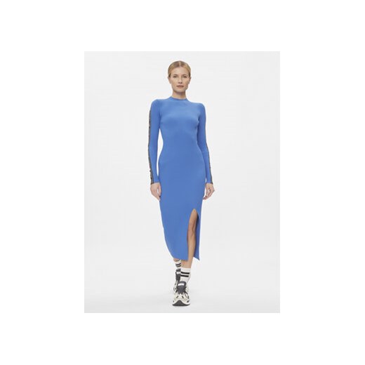 Tommy Jeans Sukienka dzianinowa DW0DW17415 Niebieski Slim Fit ze sklepu MODIVO w kategorii Sukienki - zdjęcie 168630068