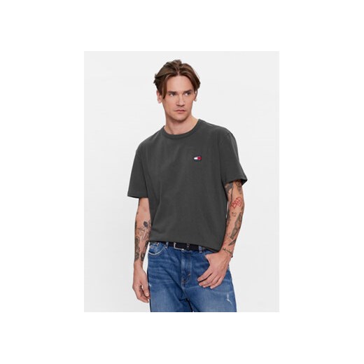 Tommy Jeans T-Shirt Classic Xs Badge DM0DM17870 Szary Classic Fit ze sklepu MODIVO w kategorii T-shirty męskie - zdjęcie 168634415