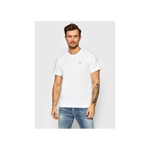 Tommy Jeans T-Shirt Classic DM0DM09598 Biały Regular Fit ze sklepu MODIVO w kategorii T-shirty męskie - zdjęcie 168639496