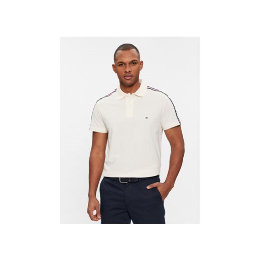 Tommy Hilfiger Polo Global Stripe MW0MW33591 Beżowy Regular Fit ze sklepu MODIVO w kategorii T-shirty męskie - zdjęcie 168645309