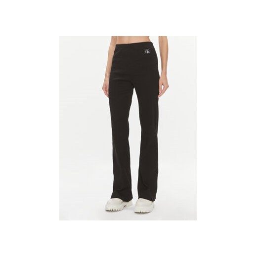 Calvin Klein Jeans Spodnie materiałowe J20J222598 Czarny Straight Fit ze sklepu MODIVO w kategorii Spodnie damskie - zdjęcie 168645755