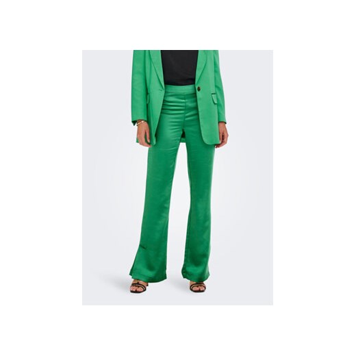 ONLY Spodnie materiałowe Paige-Mayra 15275725 Zielony Flare Fit ze sklepu MODIVO w kategorii Spodnie damskie - zdjęcie 168646688