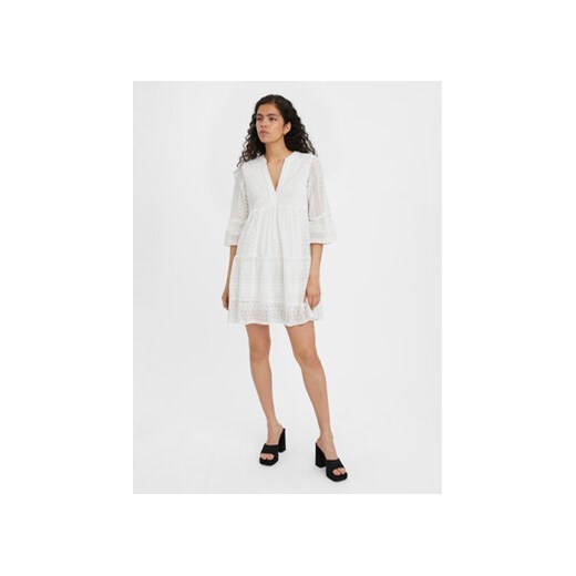 Vero Moda Sukienka letnia Honey 10275875 Biały Relaxed Fit ze sklepu MODIVO w kategorii Sukienki - zdjęcie 168648275