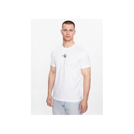 Calvin Klein Jeans T-Shirt J30J323483 Biały Regular Fit ze sklepu MODIVO w kategorii T-shirty męskie - zdjęcie 168650458