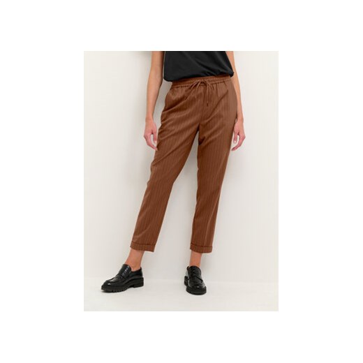 Kaffe Spodnie materiałowe Ebona 10506868 Brązowy Regular Fit ze sklepu MODIVO w kategorii Spodnie damskie - zdjęcie 168654968