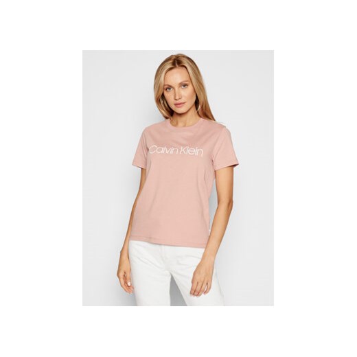 Calvin Klein T-Shirt Core Logo K20K202142 Różowy Regular Fit ze sklepu MODIVO w kategorii Bluzki damskie - zdjęcie 168657529