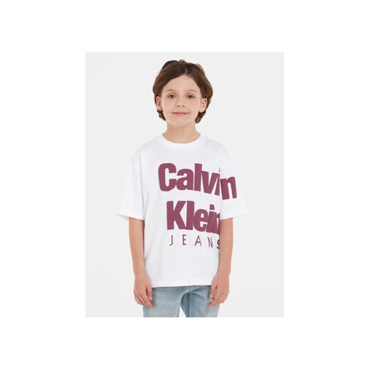 Calvin Klein Jeans T-Shirt Blown Up Logo IB0IB01881 Biały Regular Fit ze sklepu MODIVO w kategorii T-shirty chłopięce - zdjęcie 168662267