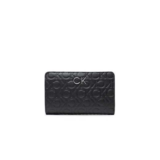 Calvin Klein Duży Portfel Damski Re Lock Bifold Wallet Emb Mono K60K610240 Czarny ze sklepu MODIVO w kategorii Portfele damskie - zdjęcie 168673198