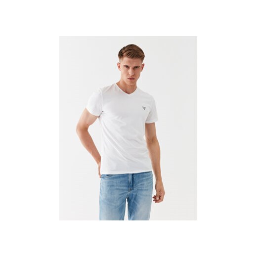 Guess T-Shirt U97M01 K6YW1 Biały Slim Fit ze sklepu MODIVO w kategorii T-shirty męskie - zdjęcie 168679897