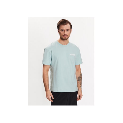 Calvin Klein T-Shirt Matte Back K10K111124 Zielony Relaxed Fit ze sklepu MODIVO w kategorii T-shirty męskie - zdjęcie 168680749