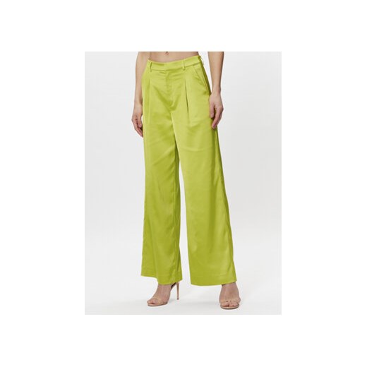 Gestuz Spodnie materiałowe Nilia 10907040 Zielony Regular Fit ze sklepu MODIVO w kategorii Spodnie damskie - zdjęcie 168687965