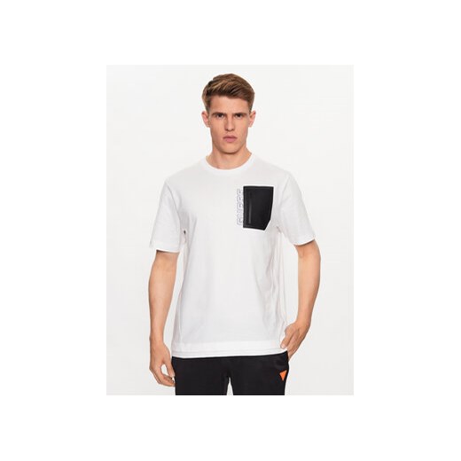 Guess T-Shirt Z3YI00 I3Z14 Biały Boxy Fit ze sklepu MODIVO w kategorii T-shirty męskie - zdjęcie 168691577