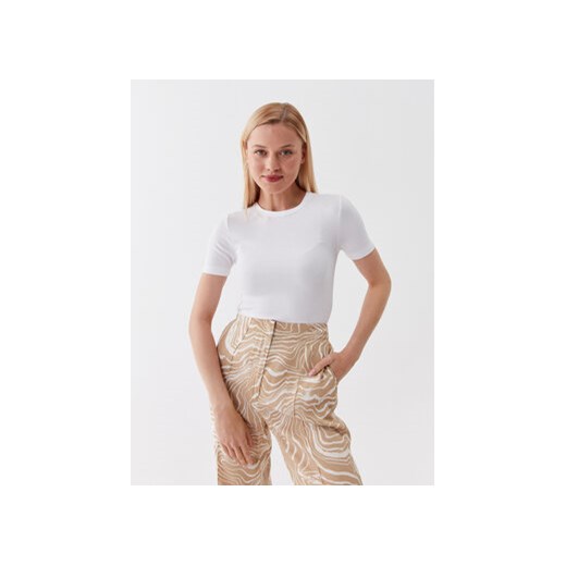 Calvin Klein T-Shirt K20K205903 Biały Regular Fit ze sklepu MODIVO w kategorii Bluzki damskie - zdjęcie 168691615