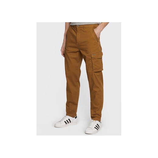 Blend Spodnie materiałowe 20714778 Brązowy Loose Fit ze sklepu MODIVO w kategorii Spodnie męskie - zdjęcie 168692507