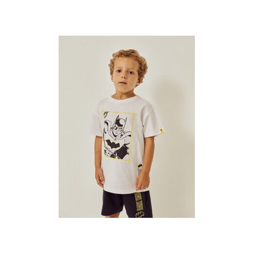 Zippy Komplet t-shirt i spodenki Batman ZKBAP0602 23001 Biały Regular Fit ze sklepu MODIVO w kategorii Komplety chłopięce - zdjęcie 168695316