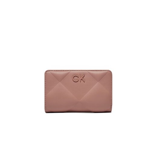 Calvin Klein Duży Portfel Damski Re-Lock Quilt Bifold Wallet K60K611374 Różowy ze sklepu MODIVO w kategorii Portfele damskie - zdjęcie 168697857