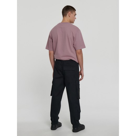 Cropp - Czarne joggery cargo - czarny Cropp 28 promocyjna cena Cropp