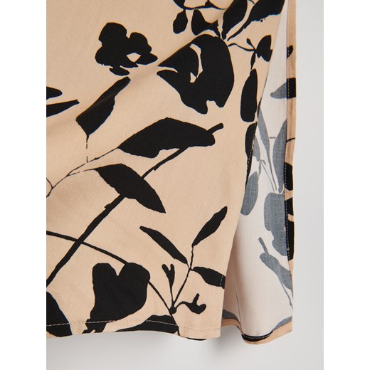 Sukienka Reserved koszulowa na uczelnię midi w kwiaty 