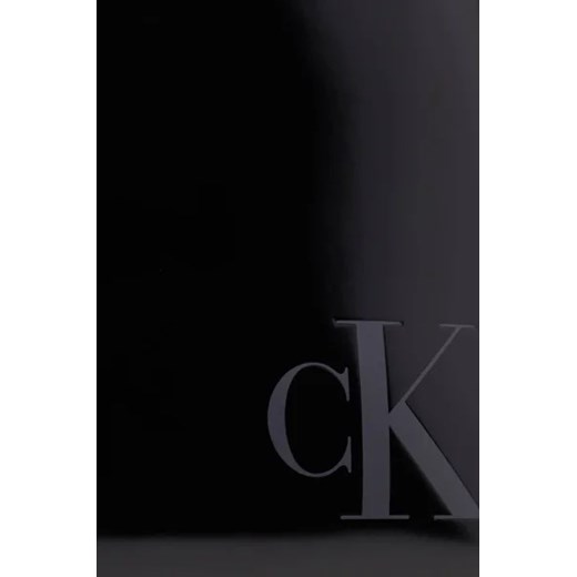 Listonoszka czarna Calvin Klein lakierowana ze skóry ekologicznej średnia 