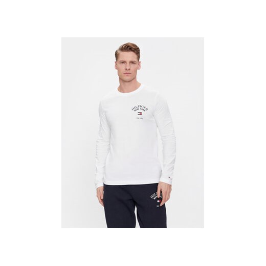 Tommy Hilfiger Longsleeve Arch Varsity MW0MW34252 Biały Regular Fit ze sklepu MODIVO w kategorii T-shirty męskie - zdjęcie 168756689