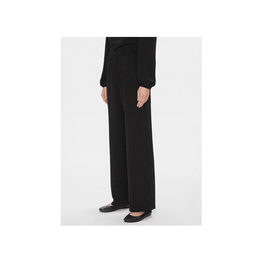 Vero Moda Spodnie materiałowe 10302548 Czarny Loose Fit ze sklepu MODIVO w kategorii Spodnie damskie - zdjęcie 168756825