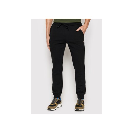 Napapijri Spodnie dresowe Malis NP0A4GBK Czarny Regular Fit ze sklepu MODIVO w kategorii Spodnie męskie - zdjęcie 168789538
