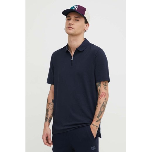HUGO polo męski kolor granatowy gładki 50496003 ze sklepu ANSWEAR.com w kategorii T-shirty męskie - zdjęcie 168813187