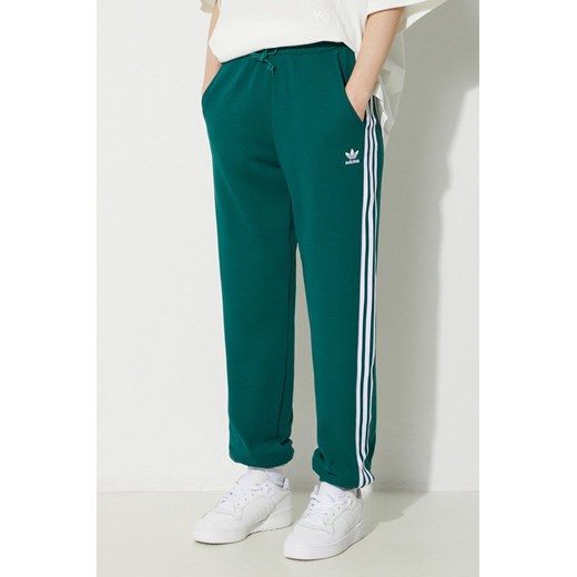 adidas Originals spodnie dresowe bawełniane Jogger Pants kolor zielony z aplikacją IR8090 ze sklepu PRM w kategorii Spodnie damskie - zdjęcie 168814468
