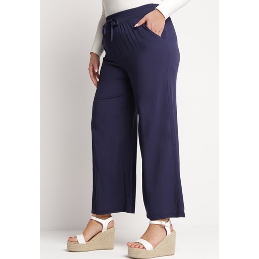 Granatowe Bawełniane Spodnie Szerokie z Kieszeniami Hiveta ze sklepu Born2be Odzież w kategorii Spodnie damskie - zdjęcie 168847557